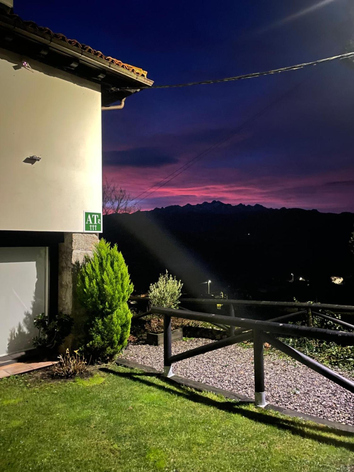 Apartamentos Picabel Cangas de Onis Bagian luar foto