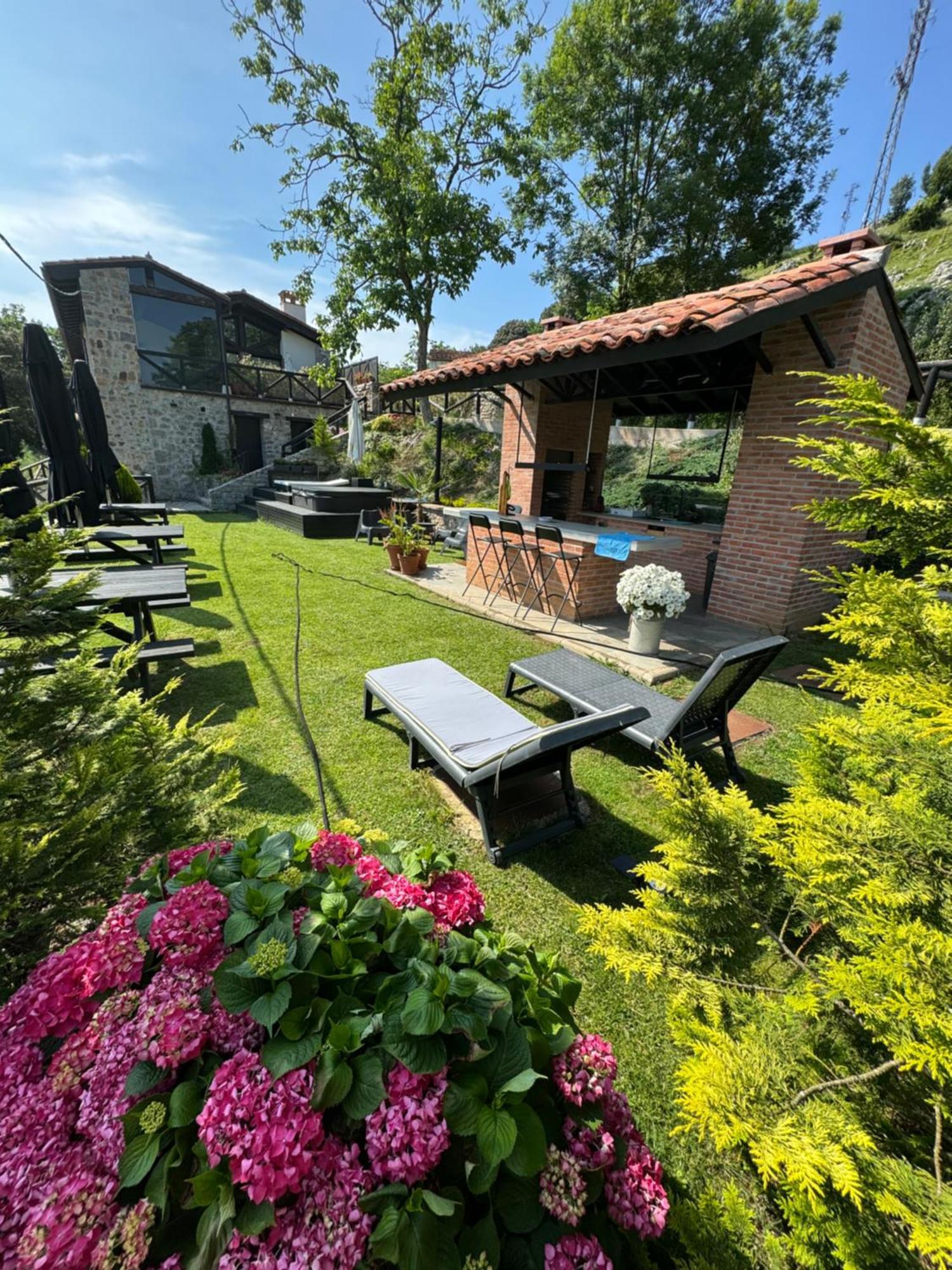 Apartamentos Picabel Cangas de Onis Bagian luar foto